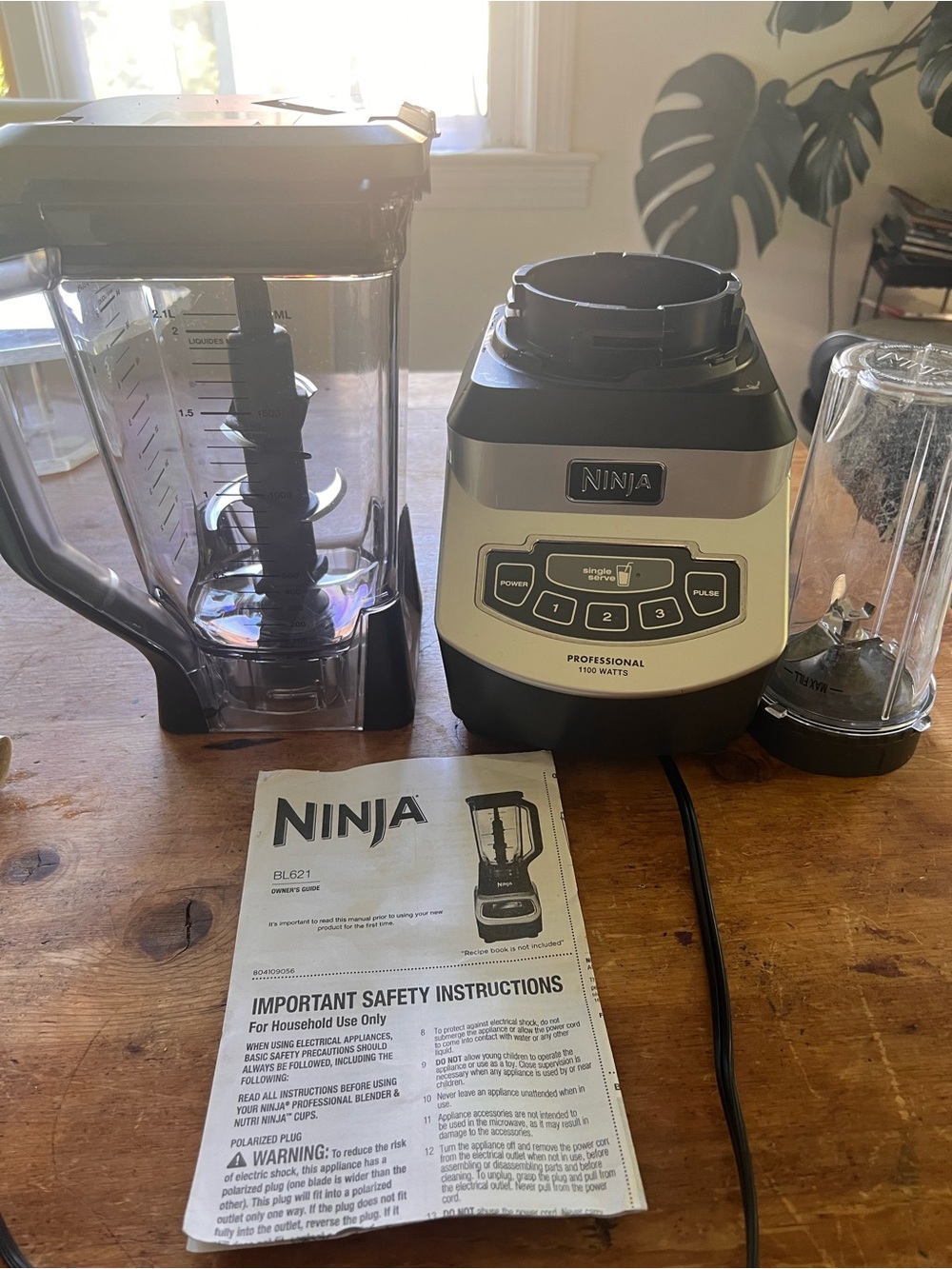 Ninja Professional 1100 Watts Blender BL621 3 piece pre owned